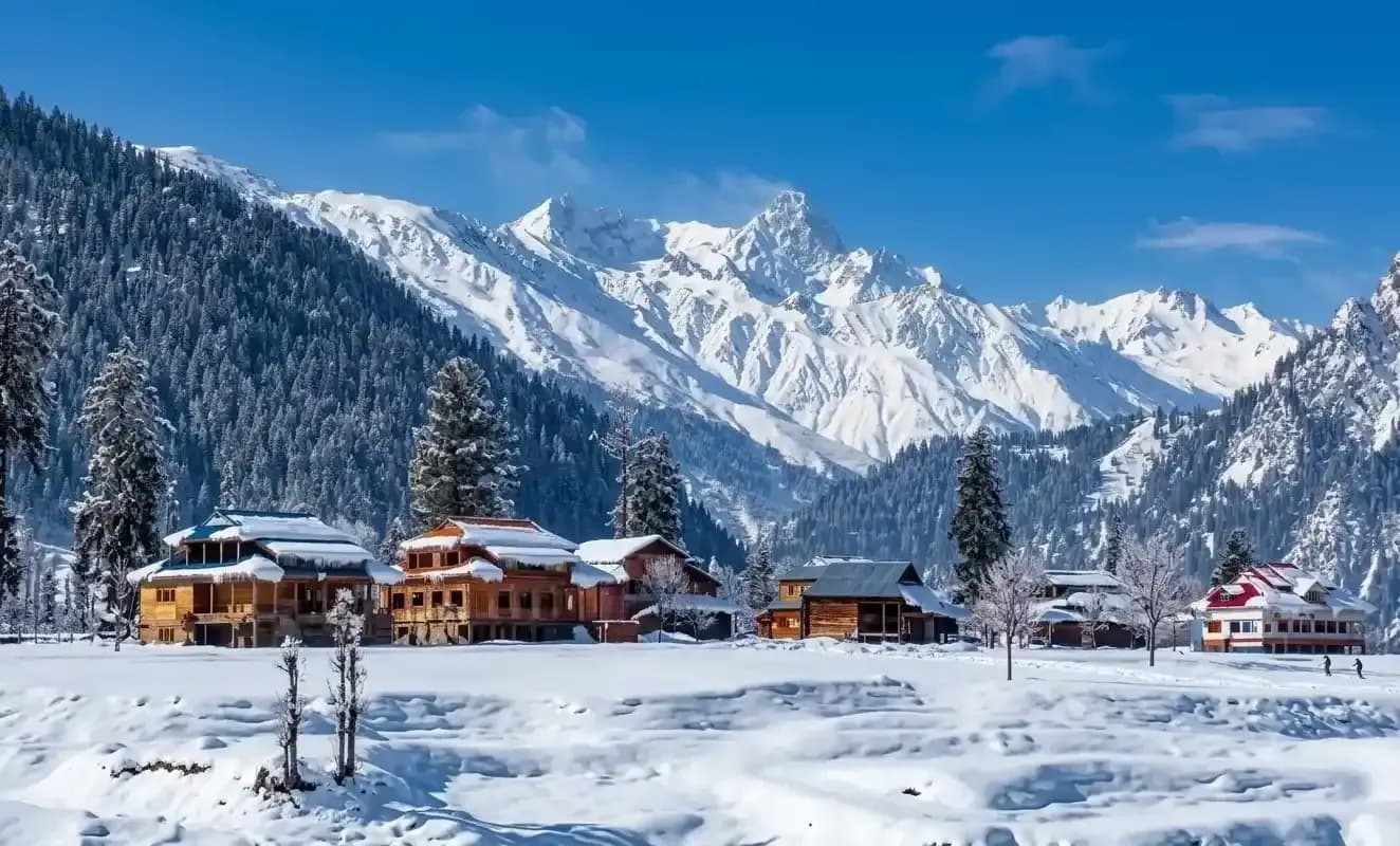 Gulmarg Holiday Packages – Snow and Winter Fun(gulmarg package)