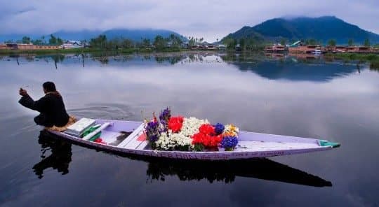 Kashmir Group Tour Package 6 Days 5 Nights | Full Kashmir